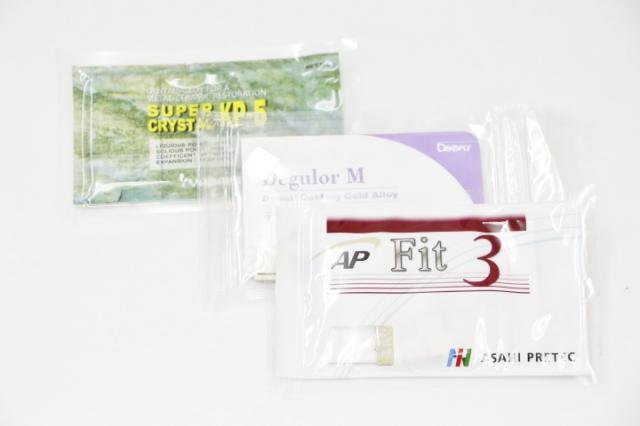 歯科用金属 白金加金・メタルボンド