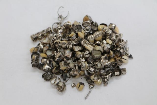 歯科金属屑・歯科スクラップ金属(撤去冠・除去冠)