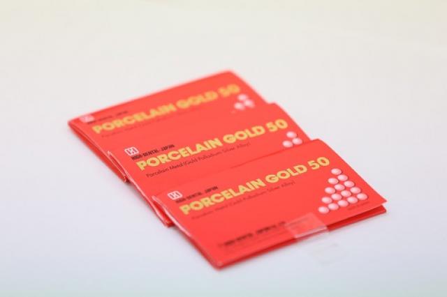 歯科用金属 白金加金・メタルボンド