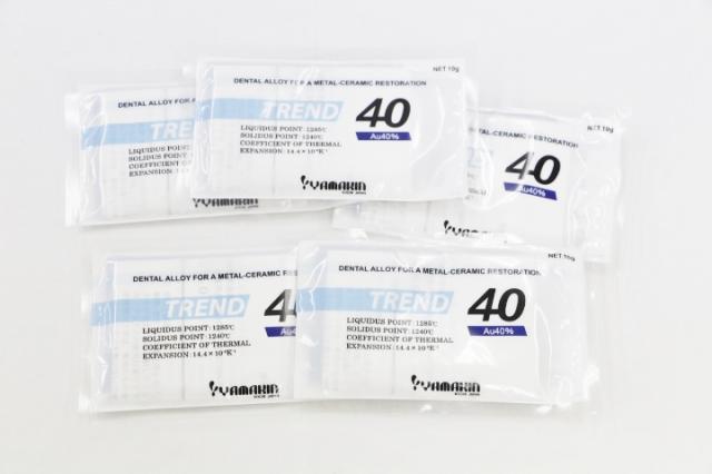 歯科用金属 白金加金・メタルボンド